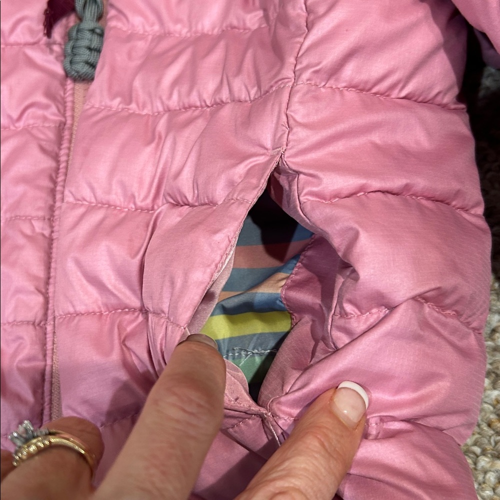 Primary Kids 4/5 lightweight Pink Puffer Jacket - Picture 2 of 11